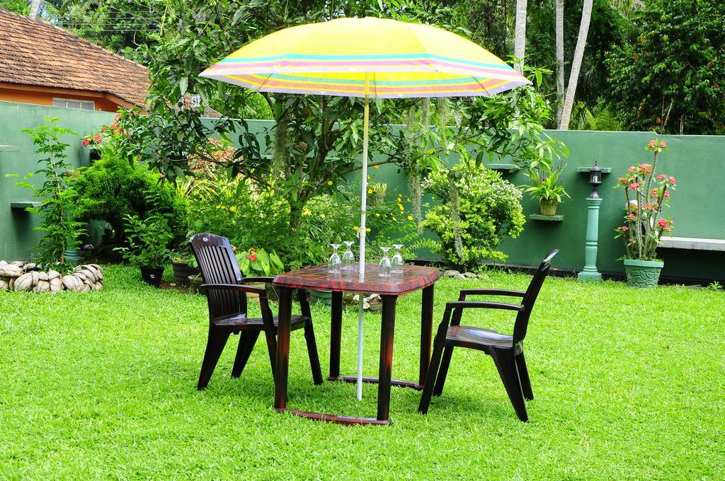 Lumbini Villa Bentota Zimmer foto