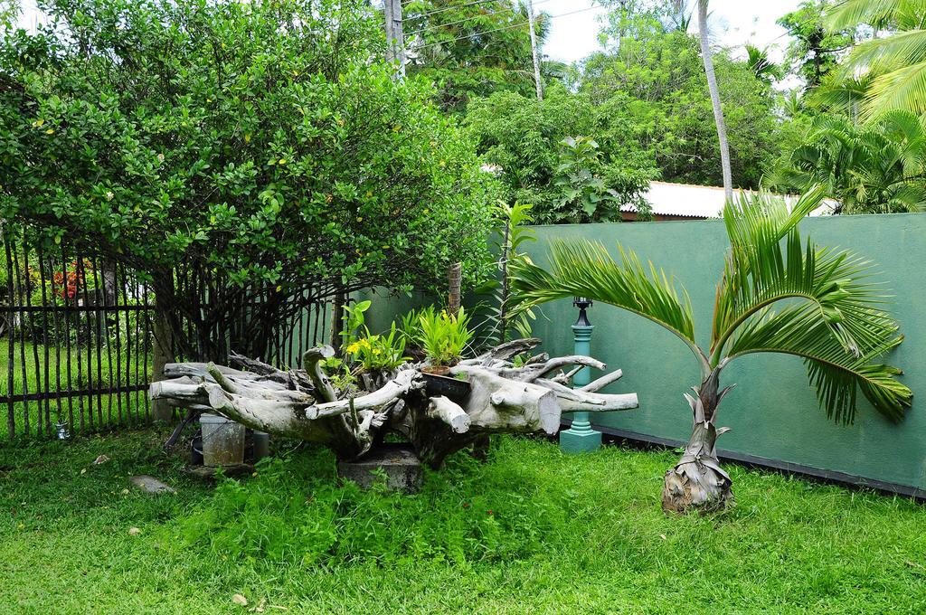 Lumbini Villa Bentota Zimmer foto