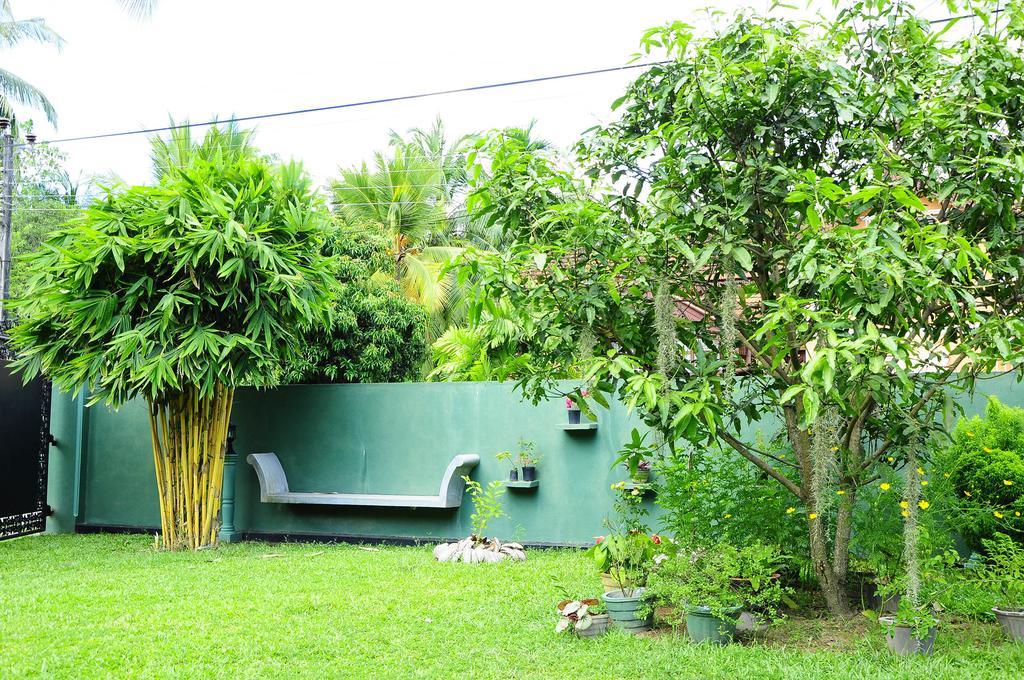 Lumbini Villa Bentota Zimmer foto